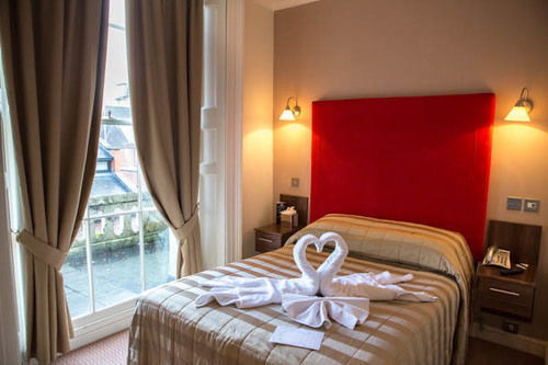 The Clifton 3*